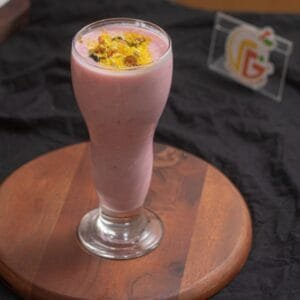 Strawberry Lassi [300 ml]