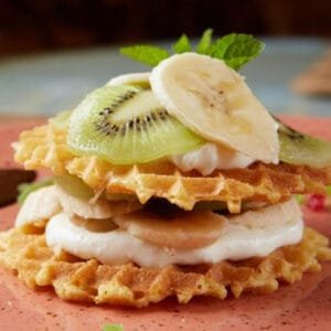 Kiwi & Mapple Syrup waffle